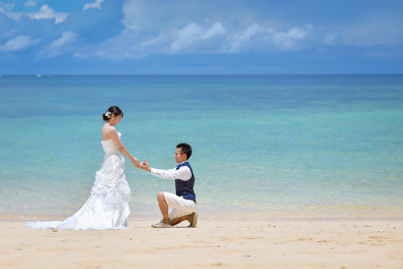 ビーチでプロポーズ再現