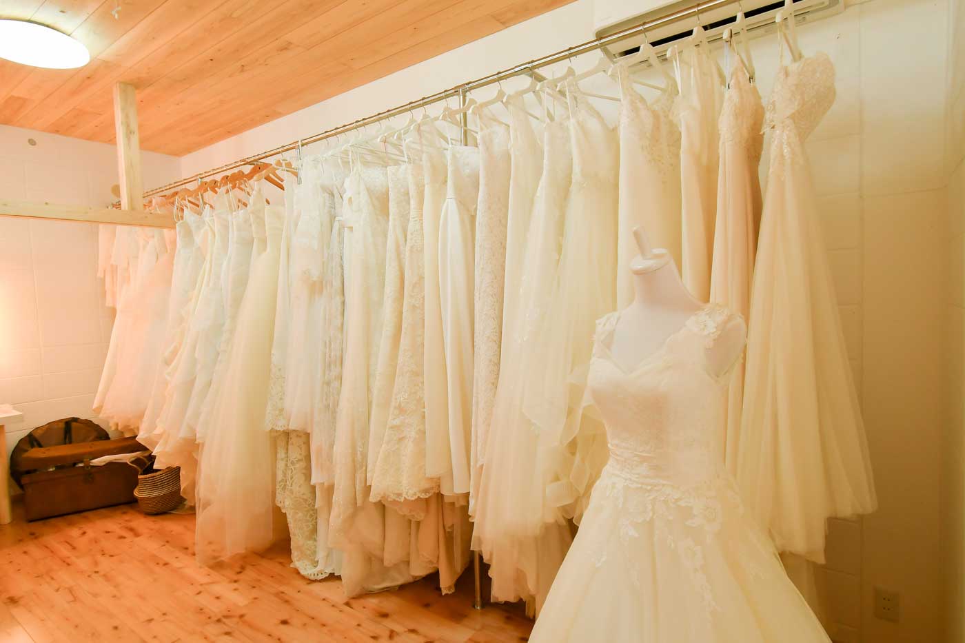 レンタルドレスは38型あります