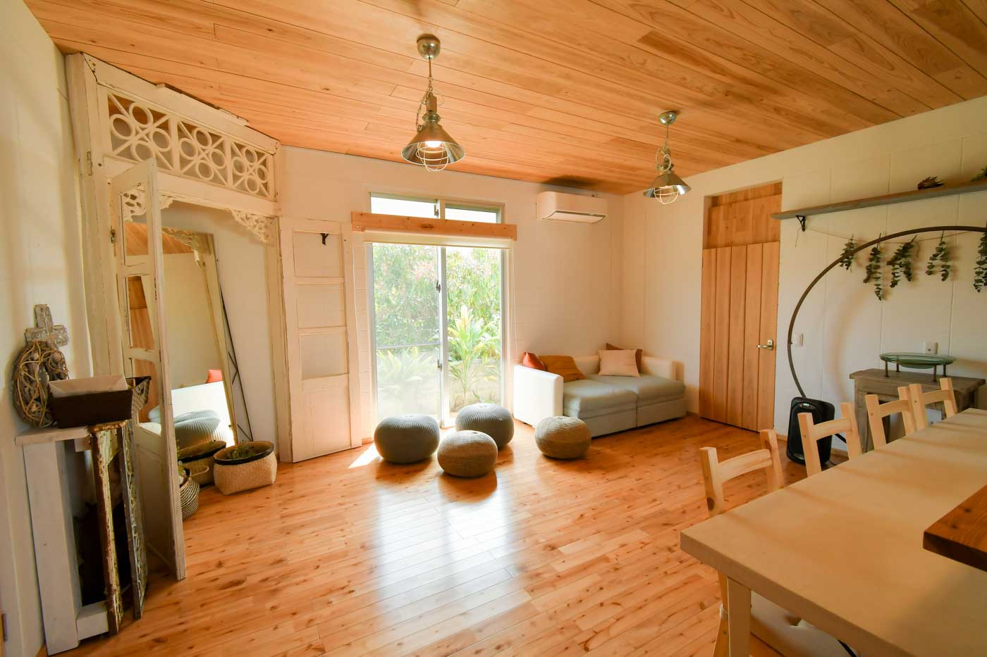 新築のウッディな内装