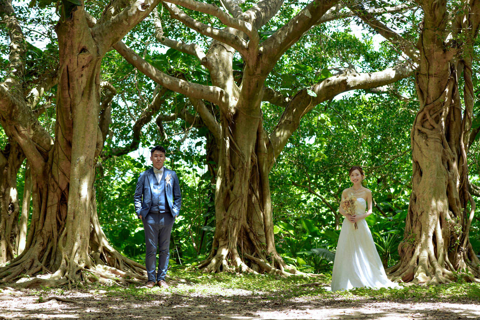 「カメラマンにお任せ！」石垣島ガジュマルの森＆ビーチで撮影 T&T様